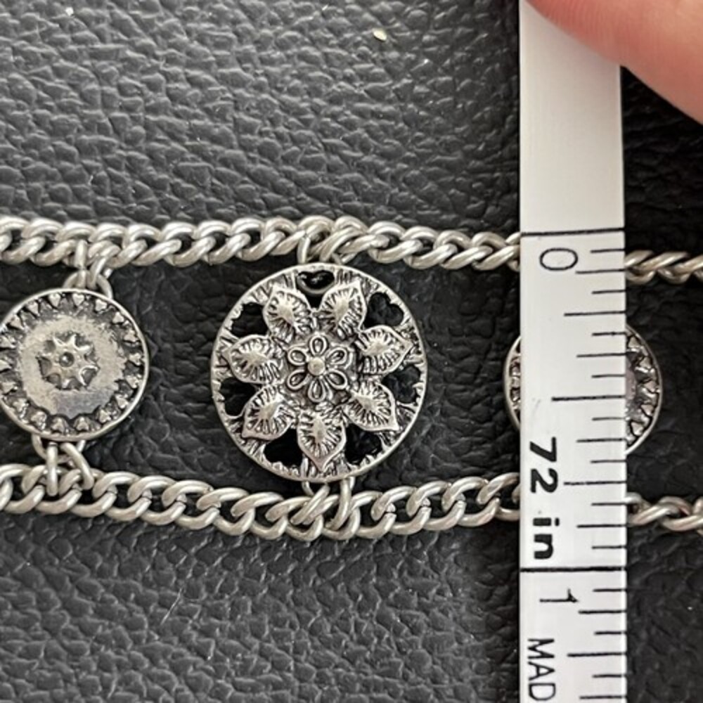 Floral Chain Chocker With Rhinestones - Picture 6 of 7